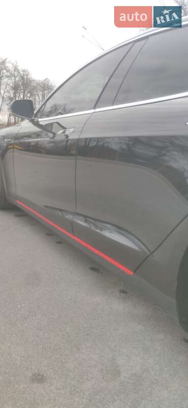 Лифтбек Tesla Model S 2015 в Полтаве