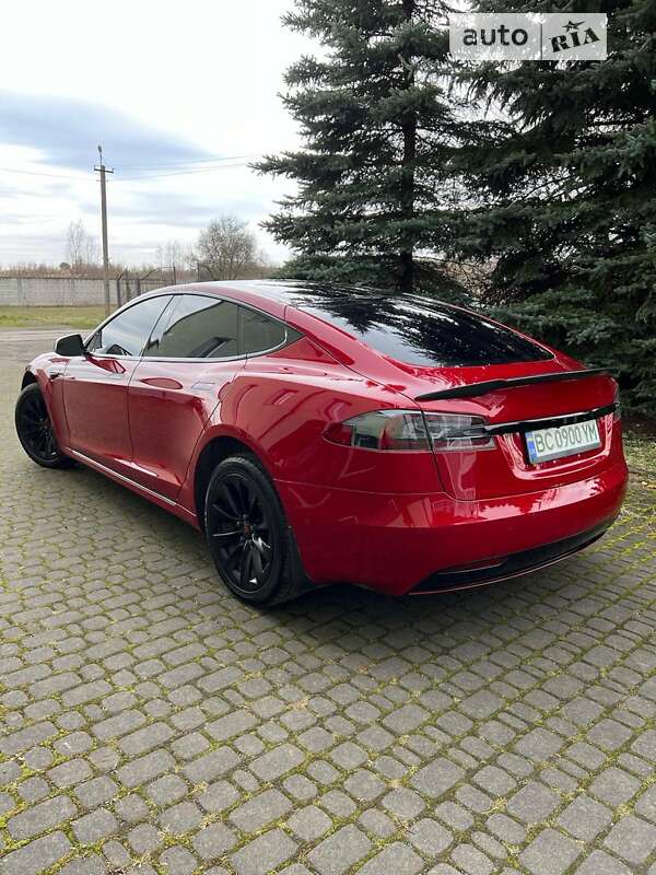 Ліфтбек Tesla Model S 2017 в Трускавці