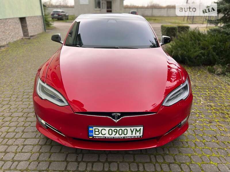 Ліфтбек Tesla Model S 2017 в Трускавці
