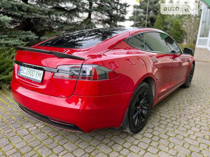 Ліфтбек Tesla Model S 2017 в Трускавці