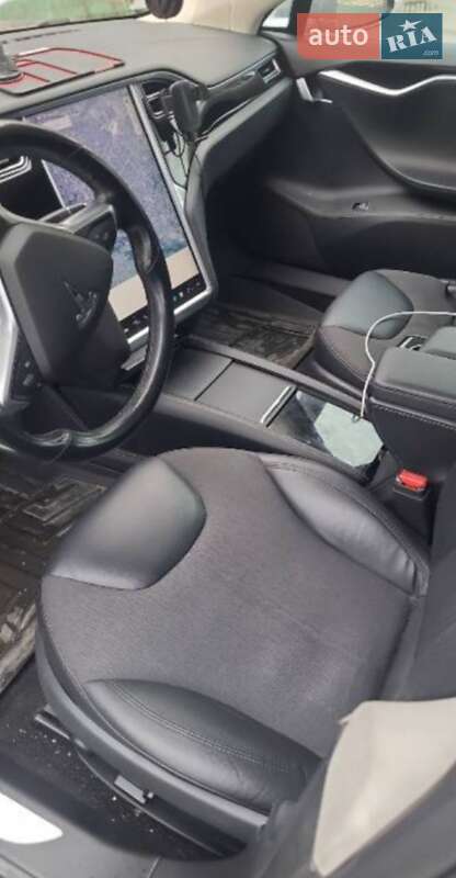 Ліфтбек Tesla Model S 2015 в Житомирі