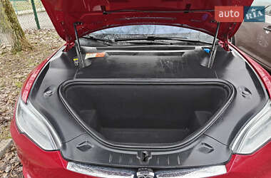 Лифтбек Tesla Model S 2017 в Львове