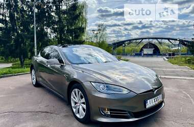 Ліфтбек Tesla Model S 2015 в Житомирі