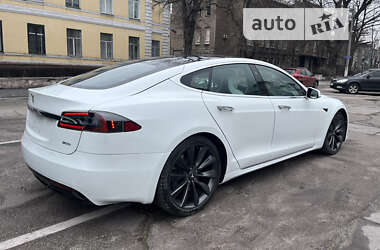 Лифтбек Tesla Model S 2017 в Каменском