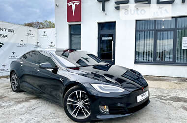 Лифтбек Tesla Model S 2017 в Виннице