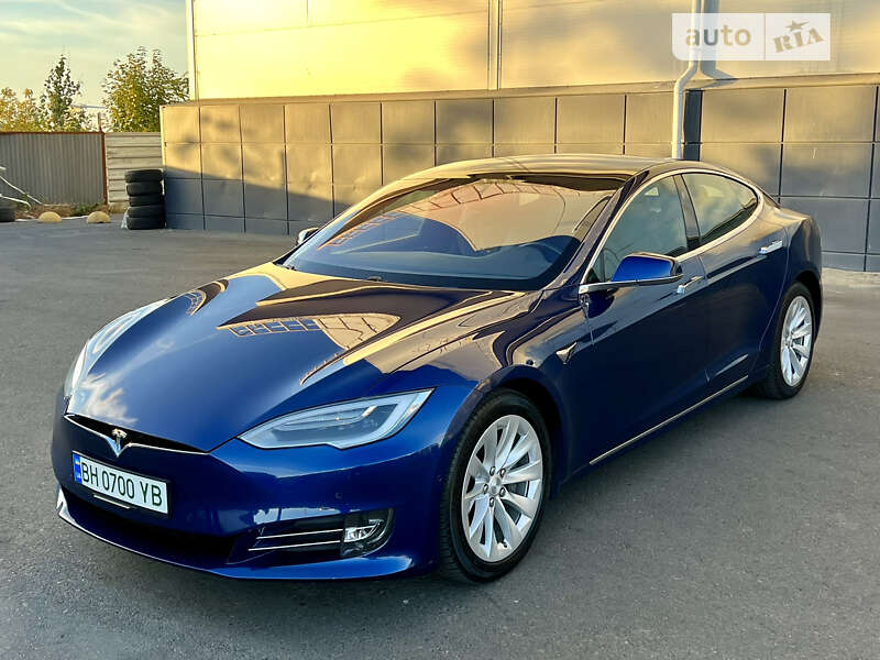 Лифтбек Tesla Model S 2017 в Одессе
