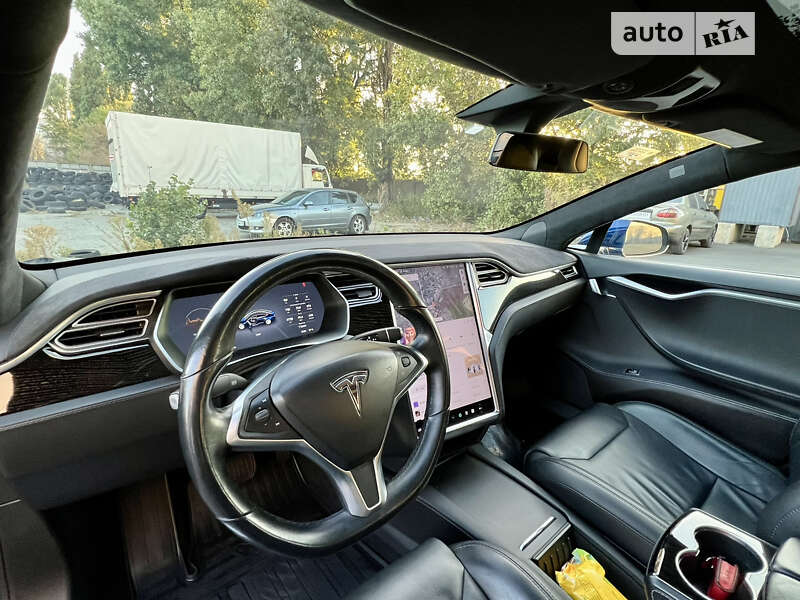 Лифтбек Tesla Model S 2017 в Одессе