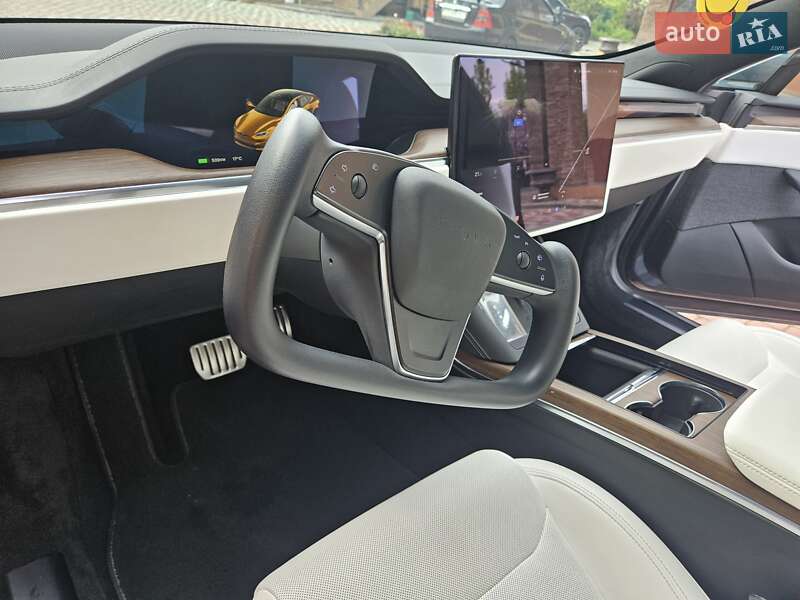 Лифтбек Tesla Model S 2022 в Черновцах