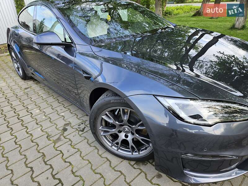 Лифтбек Tesla Model S 2022 в Черновцах