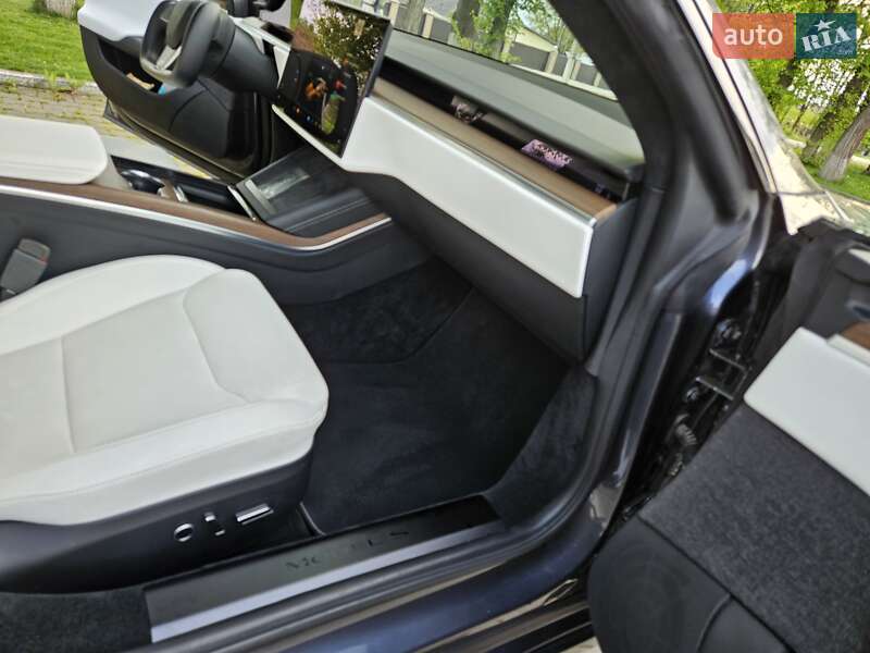 Лифтбек Tesla Model S 2022 в Черновцах