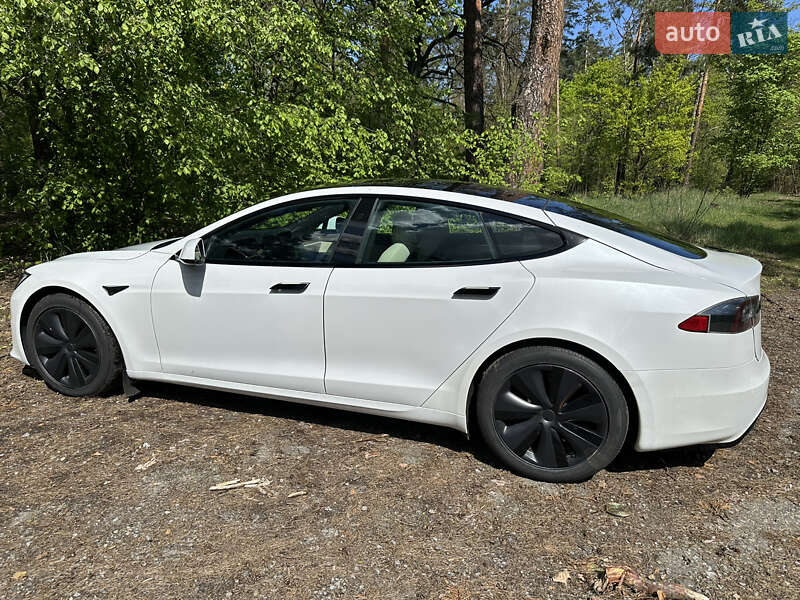 Лифтбек Tesla Model S 2021 в Киеве