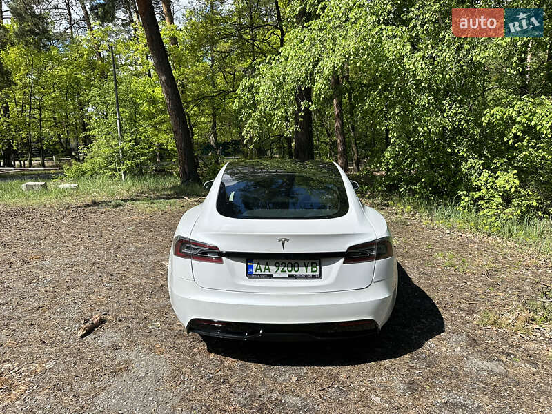 Лифтбек Tesla Model S 2021 в Киеве