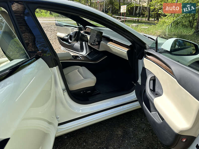 Лифтбек Tesla Model S 2021 в Киеве