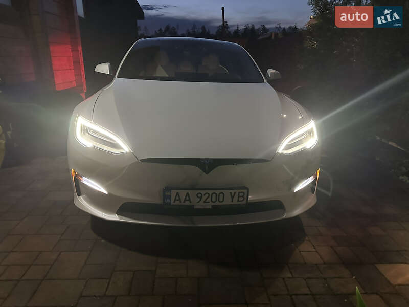 Лифтбек Tesla Model S 2021 в Киеве
