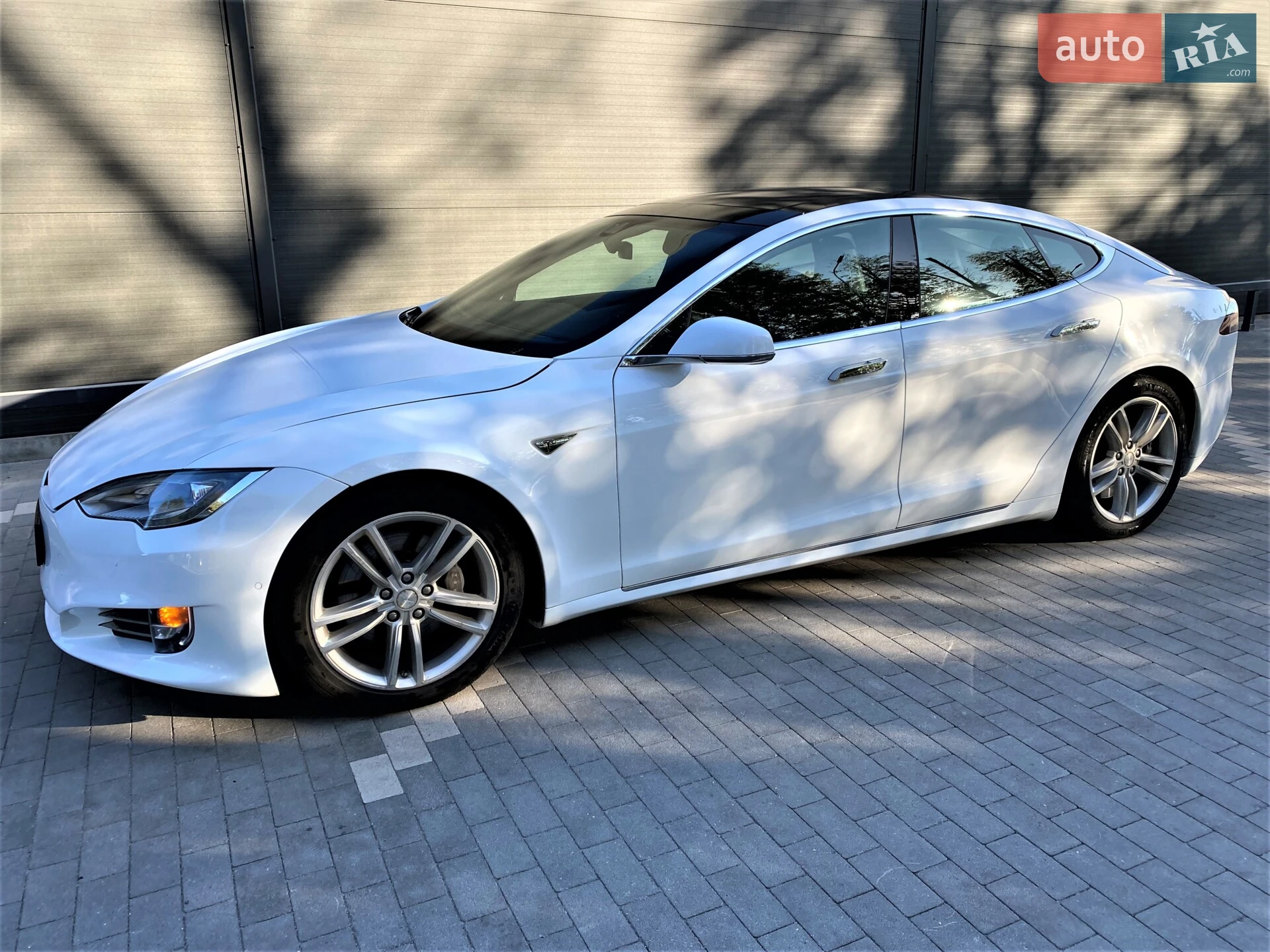 2015 Tesla Model S - мініатюра 4