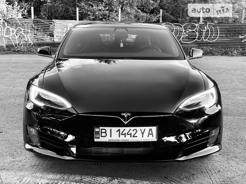 Лифтбек Tesla Model S 2016 в Полтаве