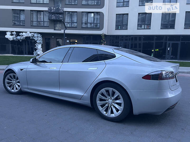 Ліфтбек Tesla Model S 2016 в Львові фото 11 Ліфтбек Tesla Model S 2016 в Львові