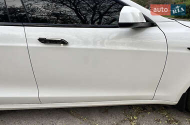 Лифтбек Tesla Model S 2022 в Запорожье