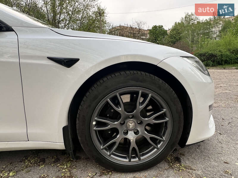 Ліфтбек Tesla Model S 2022 в Запоріжжі