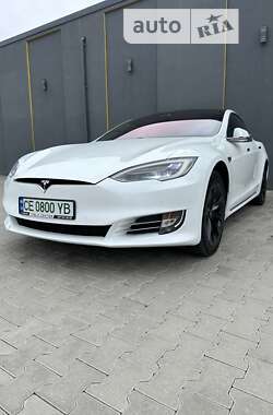 Лифтбек Tesla Model S 2017 в Черновцах