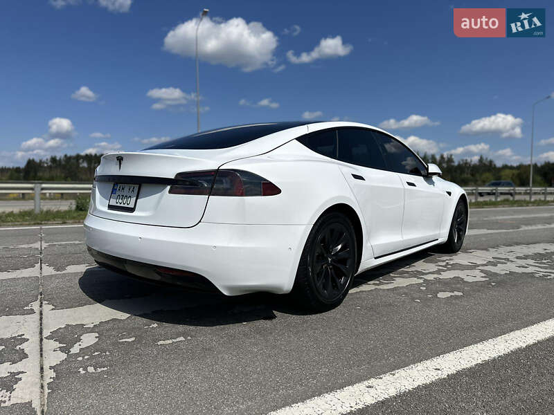 Лифтбек Tesla Model S 2017 в Житомире
