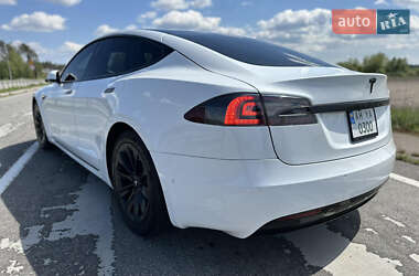 Лифтбек Tesla Model S 2017 в Житомире