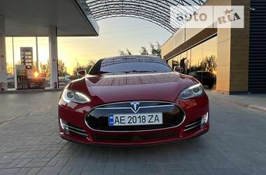 Лифтбек Tesla Model S 2016 в Днепре