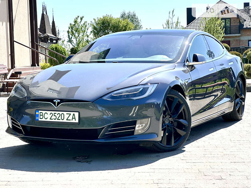 Лифтбек Tesla Model S 2019 в Стрые