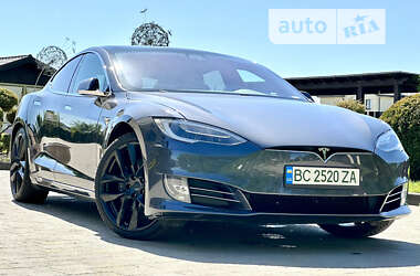 Ліфтбек Tesla Model S 2019 в Стрию