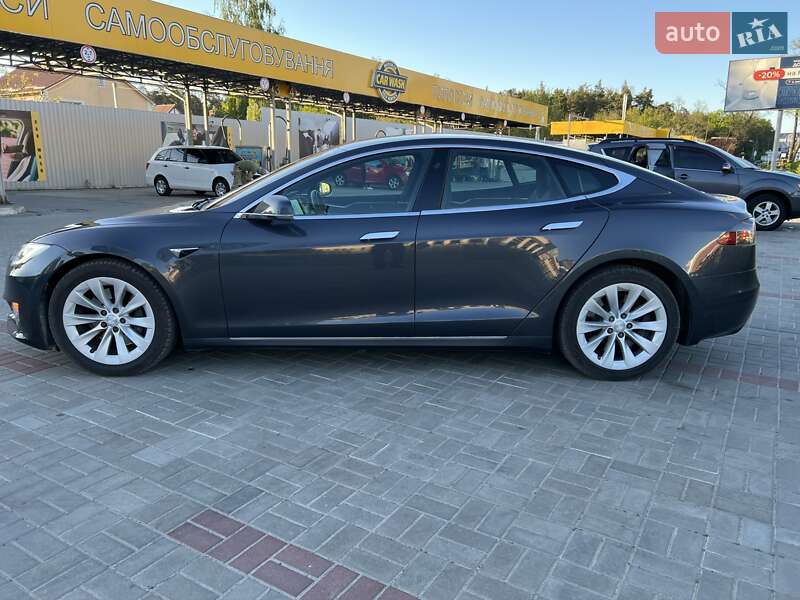 Лифтбек Tesla Model S 2017 в Киеве