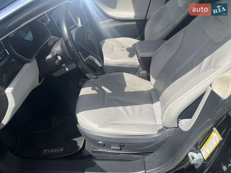 Ліфтбек Tesla Model S 2014 в Сваляві