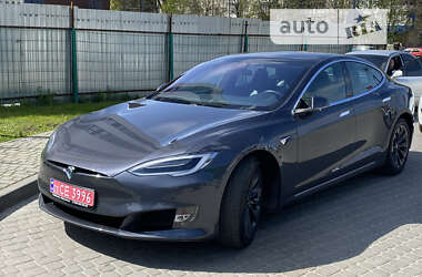 Лифтбек Tesla Model S 2019 в Луцке