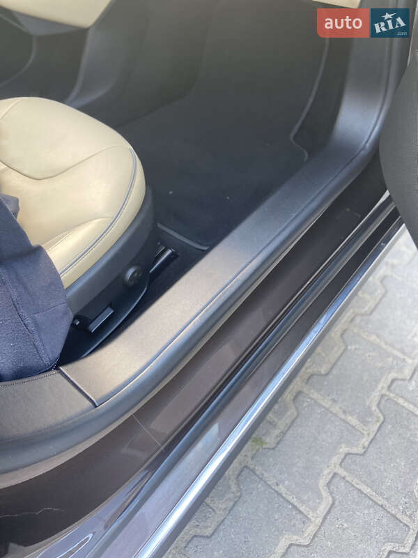 Лифтбек Tesla Model S 2012 в Хмельницком фото 70 Лифтбек Tesla Model S 2012 в Хмельницком