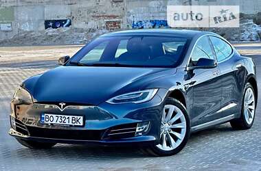 Лифтбек Tesla Model S 2018 в Тернополе