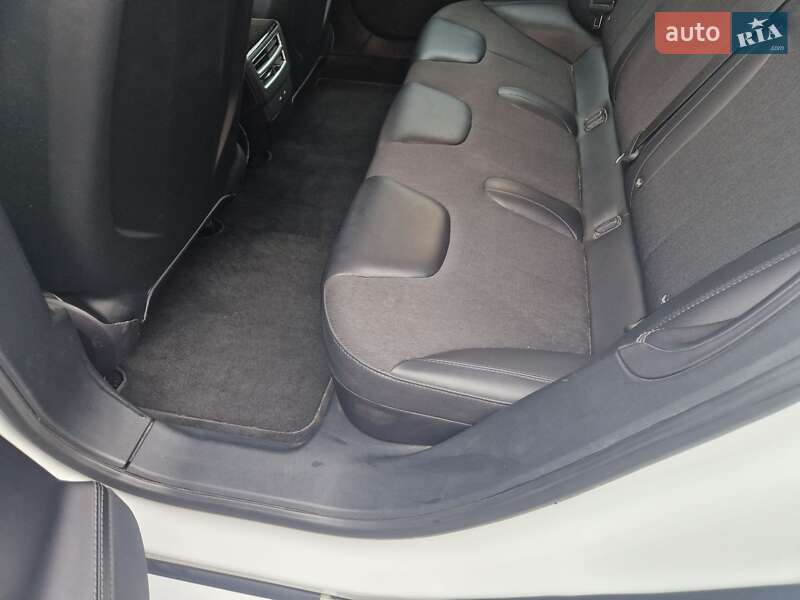 Лифтбек Tesla Model S 2016 в Тульчине