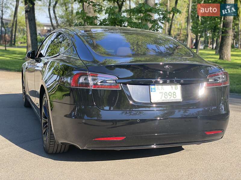 Ліфтбек Tesla Model S 2018 в Києві