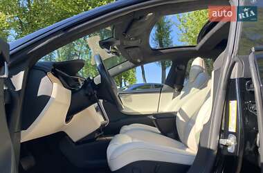 Лифтбек Tesla Model S 2018 в Киеве