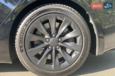 Лифтбек Tesla Model S 2018 в Киеве