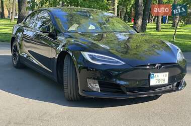 Лифтбек Tesla Model S 2018 в Киеве