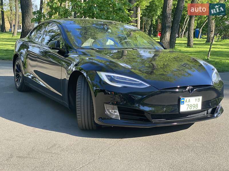 Ліфтбек Tesla Model S 2018 в Києві