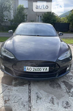 Лифтбек Tesla Model S 2015 в Ужгороде