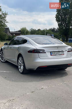 Лифтбек Tesla Model S 2018 в Киеве