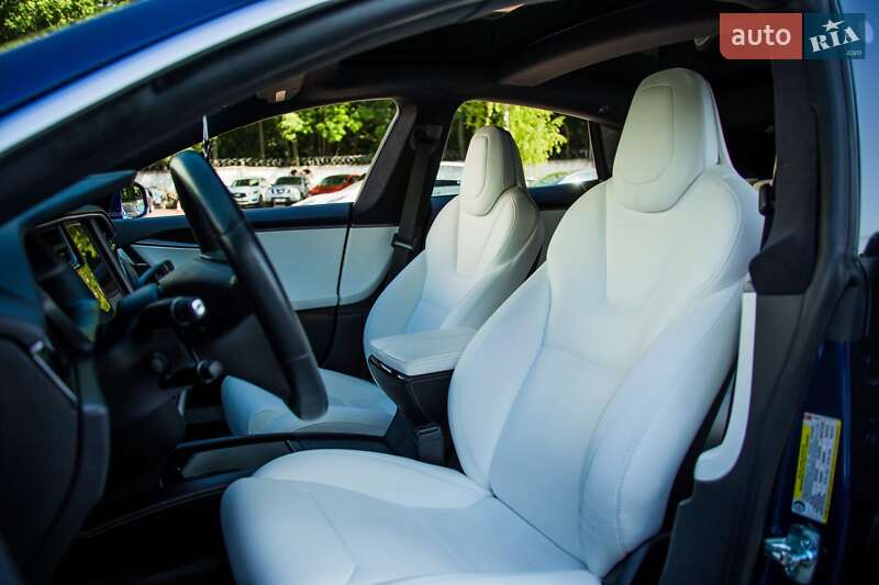 Лифтбек Tesla Model S 2018 в Харькове