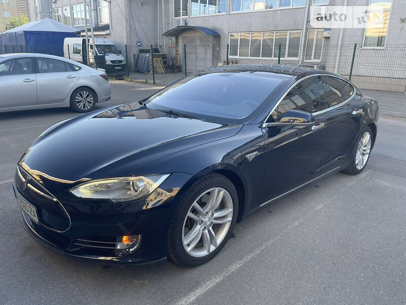 Лифтбек Tesla Model S 2014 в Житомире