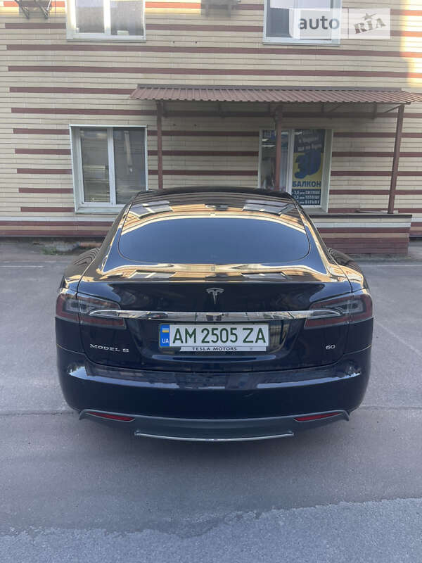 Лифтбек Tesla Model S 2014 в Житомире