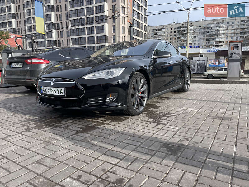 Лифтбек Tesla Model S 2014 в Харькове