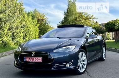 Ліфтбек Tesla Model S 2015 в Рівному