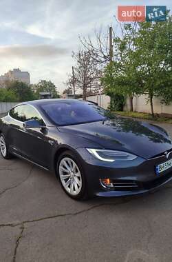 Лифтбек Tesla Model S 2016 в Одессе