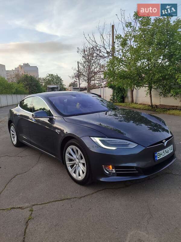 Лифтбек Tesla Model S 2016 в Одессе
