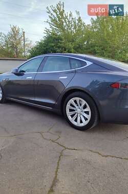 Лифтбек Tesla Model S 2016 в Одессе